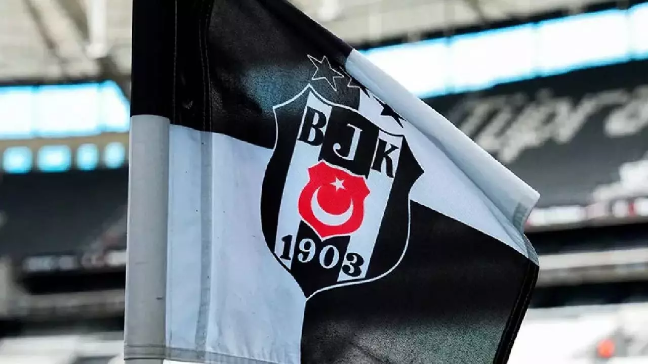 Beşiktaş, Mert Günok ve Necip Uysal'la yollarını ayırma kararı aldı