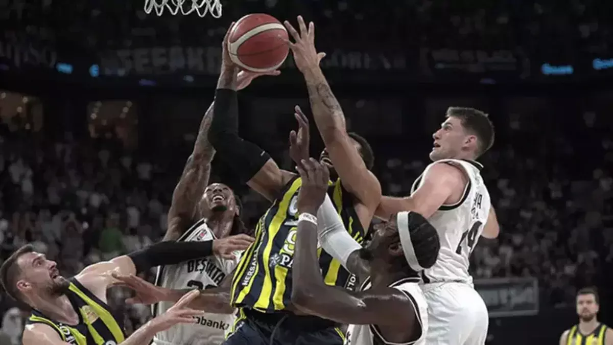 2026’nın ilk dev Randevusu: Namağlup Lider Beşiktaş, Fenerbahçe’yi ağırlıyor!