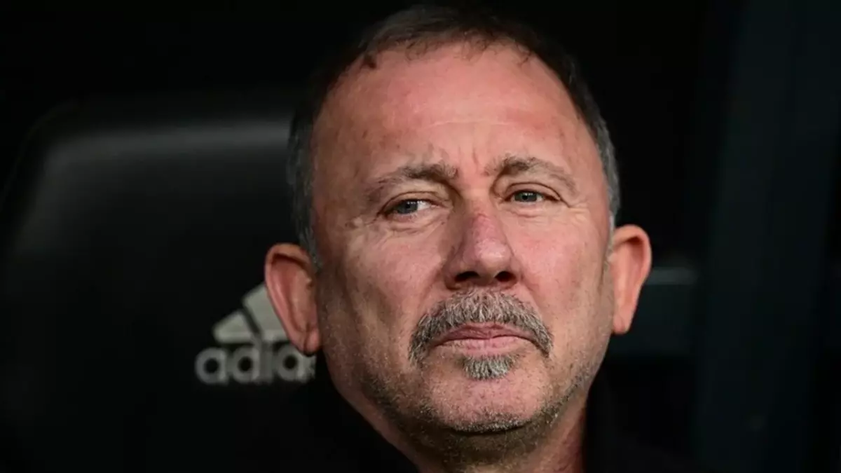 Beşiktaş'ta Sergen Yalçın belirsizliği sürüyor