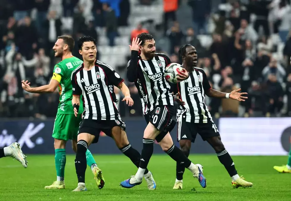 Beşiktaş evinde Alanyaspor'la berabere kaldı