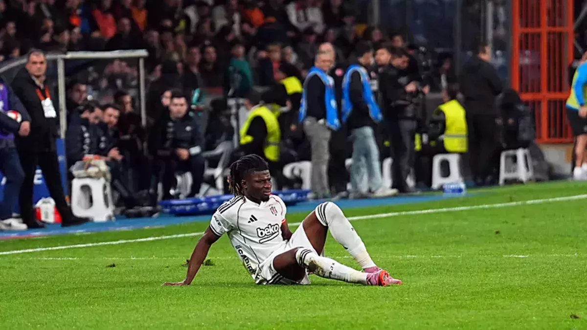 Beşiktaş’a El Bilal Touré’den kötü haber