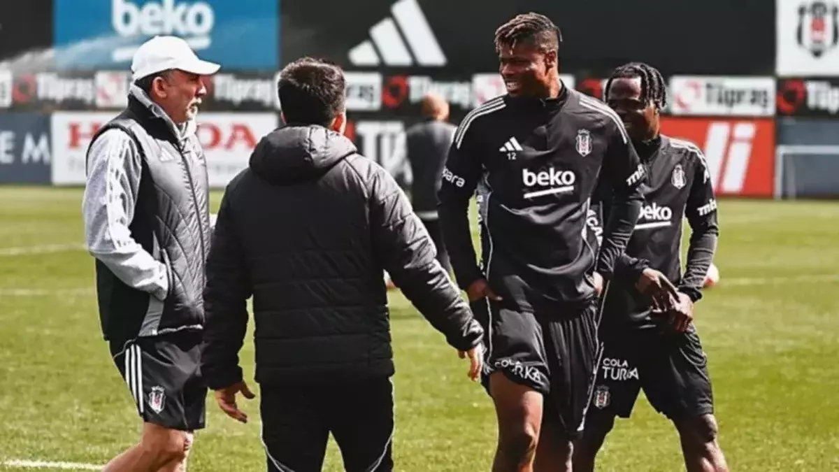 Beşiktaş'ın Antalyaspor maçı muhtemel 11'i belli oldu
