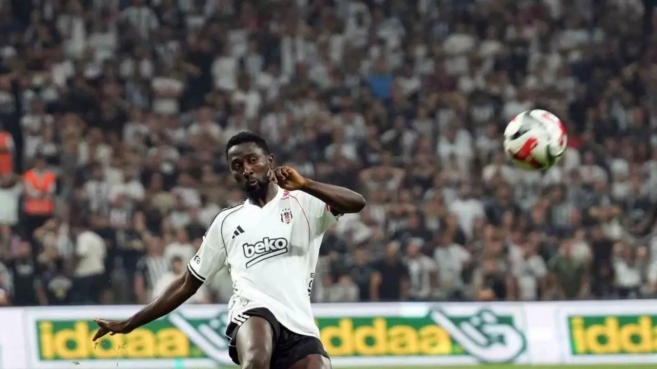 Beşiktaş’ta Başakşehir maçı öncesi orta sahada Ndidi Belirsizliği