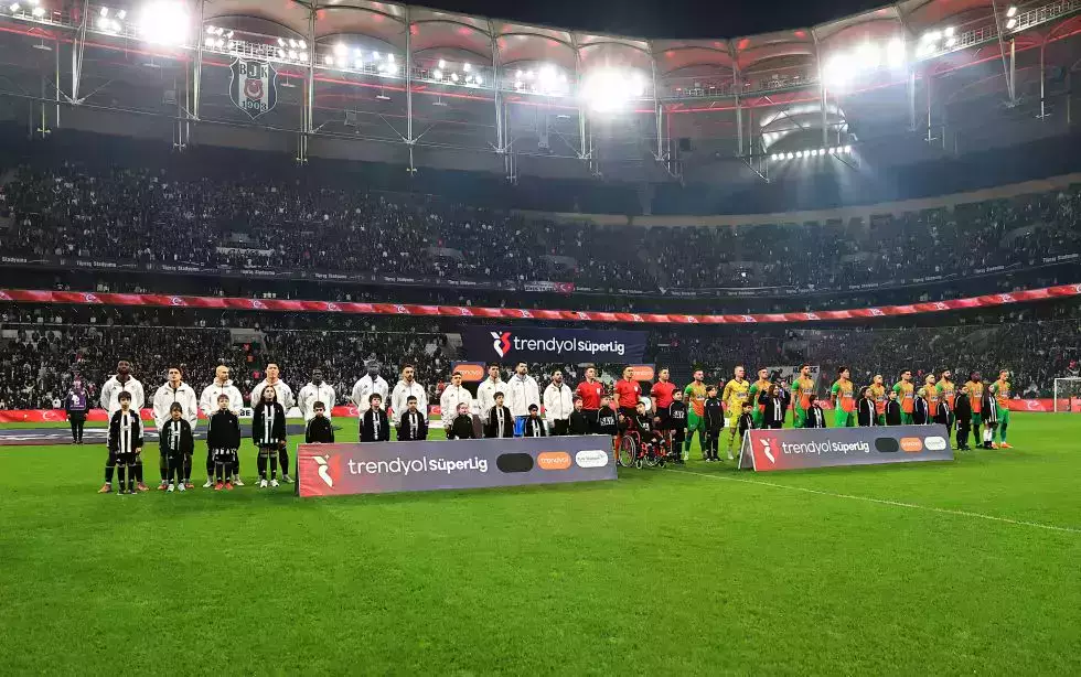 Beşiktaş'ta savunma alarm veriyor: 21 haftada 27 gol