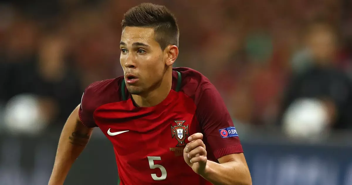 Beşiktaş’tan sol bek hamlesi: Raphaël Guerreiro transferi gündemde