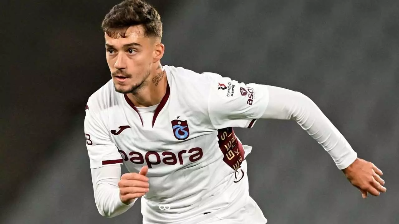 Ernest Muçi transferi için Trabzon'a geliyorlar
