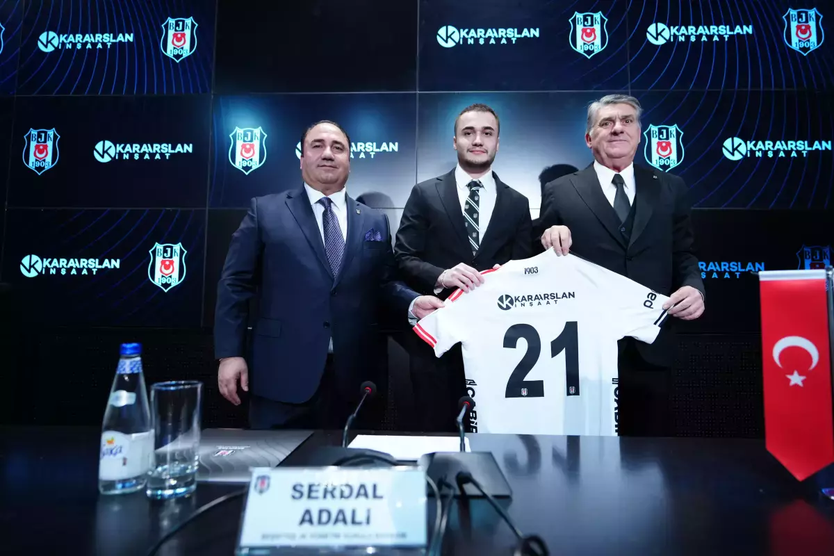 Karaarslan İnşaat, Beşiktaş Futbol A Takımı’nın  Forma Sırt Sponsoru Oldu