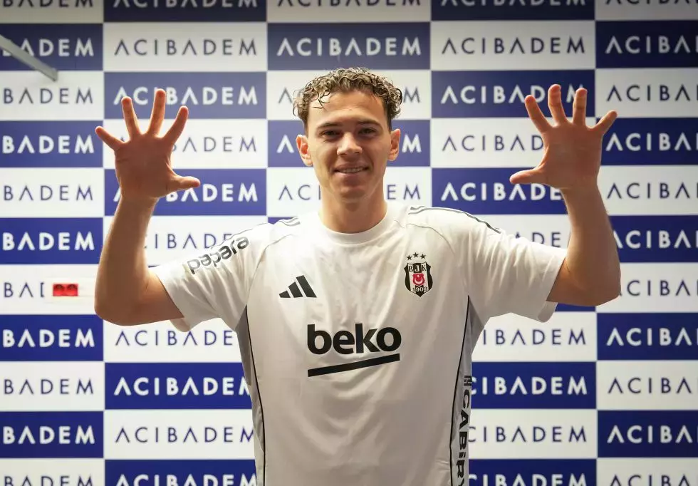 Kristjan Asllani, Beşiktaş tarihinin 195. yabancı futbolcusu oldu