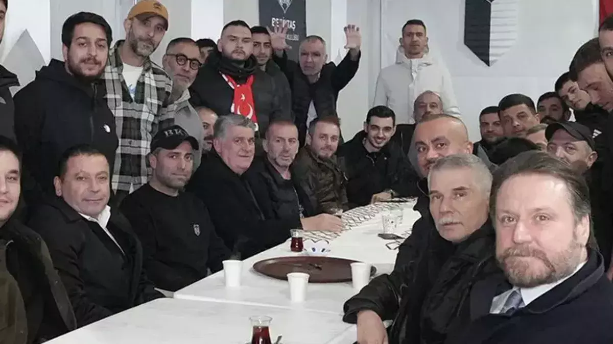 Serdal Adalı Beşiktaşlı taraftarlarla bir araya geldi