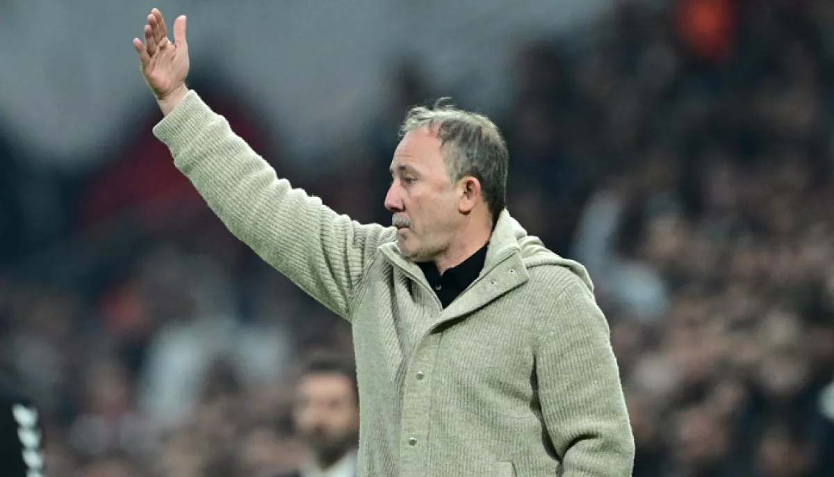 Sergen Yalçın’dan derbi sonrası hakem tepkisi “Sane ve Osimhen atılmalıydı, futbol çok siyasi oldu.”